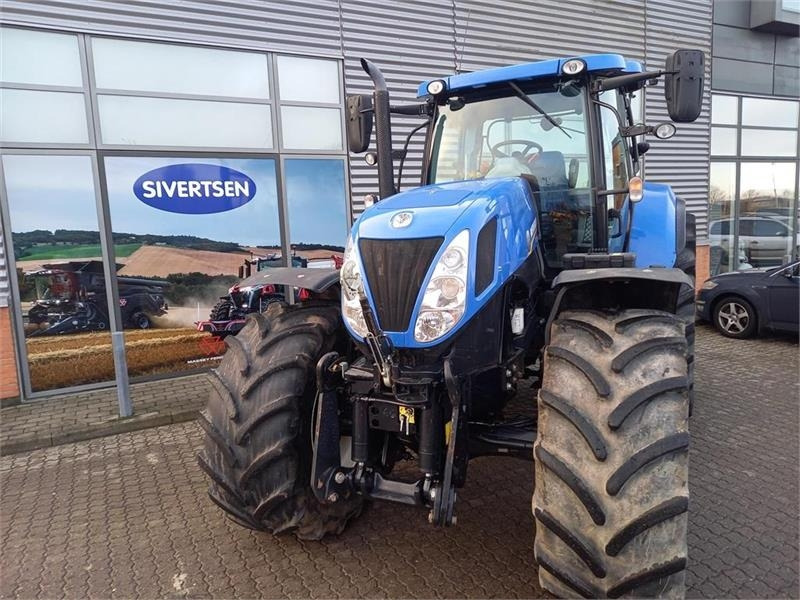 New Holland T7.220 - Tracteur agricole: photos 3 New Holland T7.220 - Tracteur agricole: photos 3