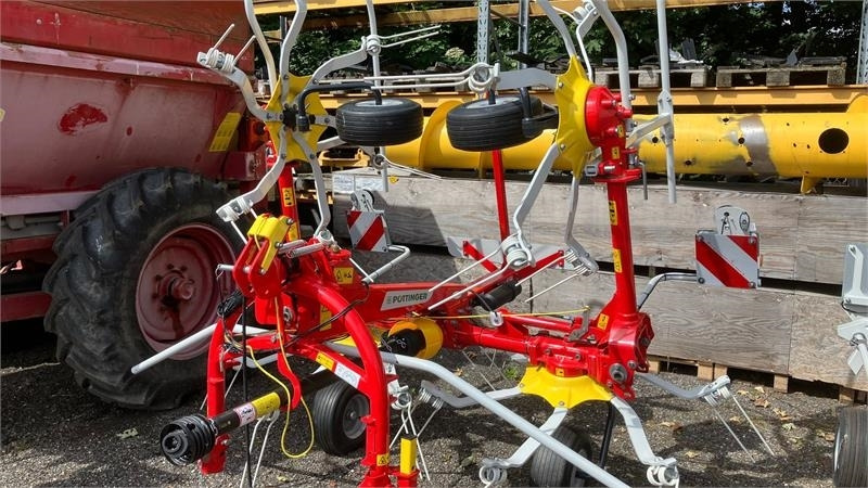 Pöttinger HIT 4.54 - Faneuse: photos 1 Pöttinger HIT 4.54 - Faneuse: photos 1