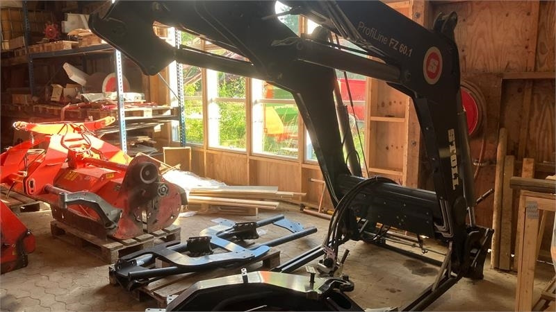 Stoll FZ 60,1 3 ventil og dæmpning Med beslag for NH T7. - Chargeur frontal pour tracteur: photos 2 Stoll FZ 60,1 3 ventil og dæmpning Med beslag for NH T7. - Chargeur frontal pour tracteur: photos 2