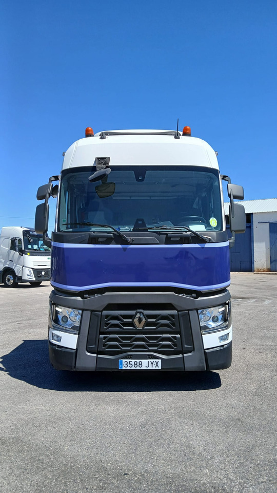 RENAULT T 520 - Camion porte-voitures: photos 5 RENAULT T 520 - Camion porte-voitures: photos 5