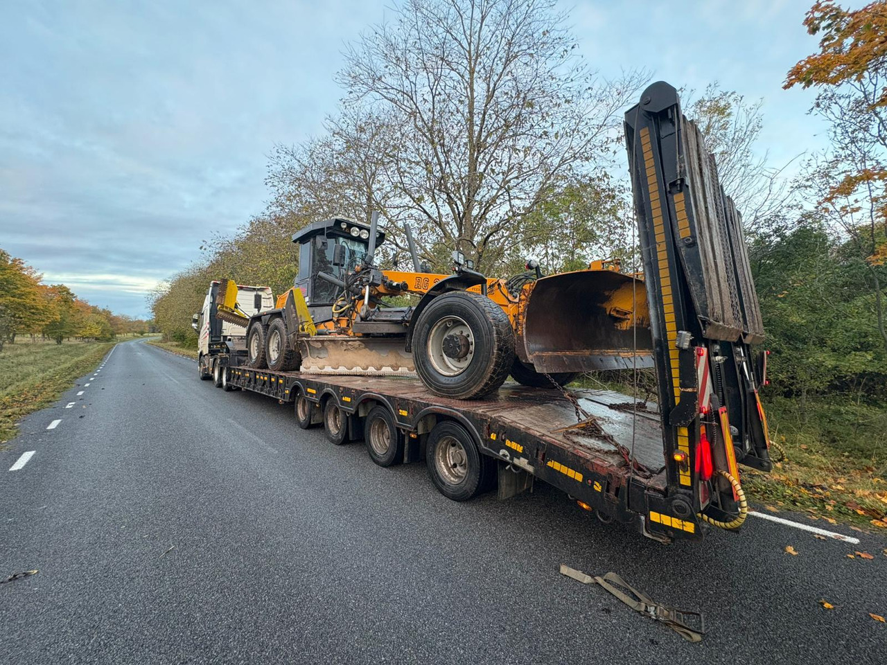 ANDOVER SFCLEX 67 - Semi-remorque porte-voitures: photos 1 ANDOVER SFCLEX 67 - Semi-remorque porte-voitures: photos 1