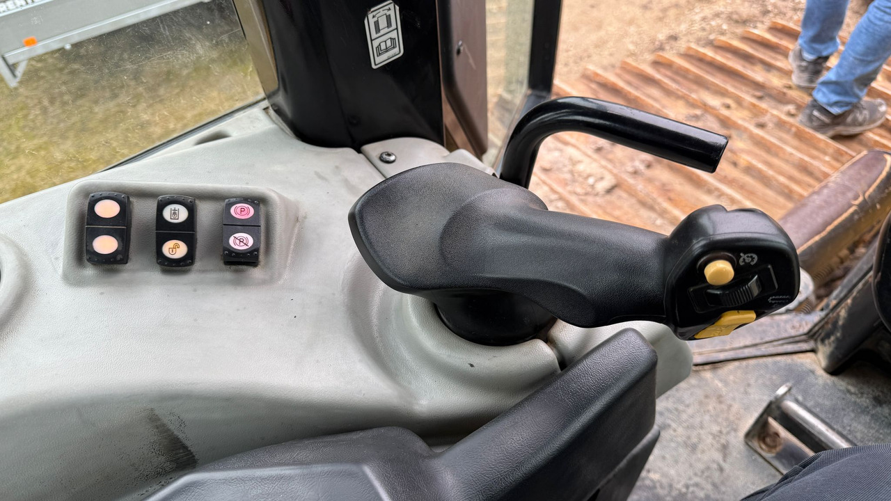 Bulldozer CAT D6N LGP: photos 11