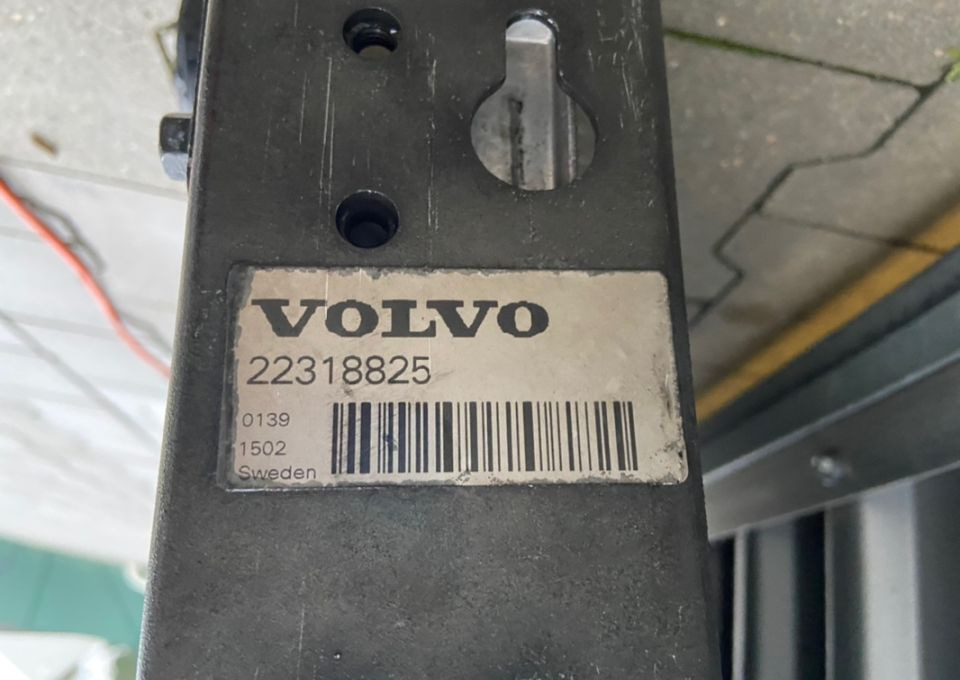 Chłodnica wody Volvo FH 4 euro 6 - Radiateur pour Camion: photos 3 Chłodnica wody Volvo FH 4 euro 6 - Radiateur pour Camion: photos 3