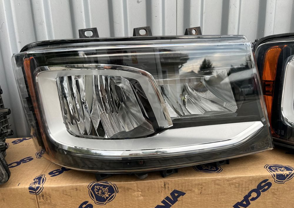 Lampa LED Scania R S NGS NGR reflektor 2674391 - Lumière/ Éclairage pour Camion: photos 2 Lampa LED Scania R S NGS NGR reflektor 2674391 - Lumière/ Éclairage pour Camion: photos 2