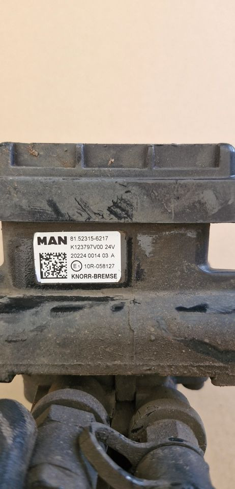 MAN TG3 TGX MODULATOR ZAWÓR EPB 81.52315-6217 - Pièces de frein: photos 3 MAN TG3 TGX MODULATOR ZAWÓR EPB 81.52315-6217 - Pièces de frein: photos 3