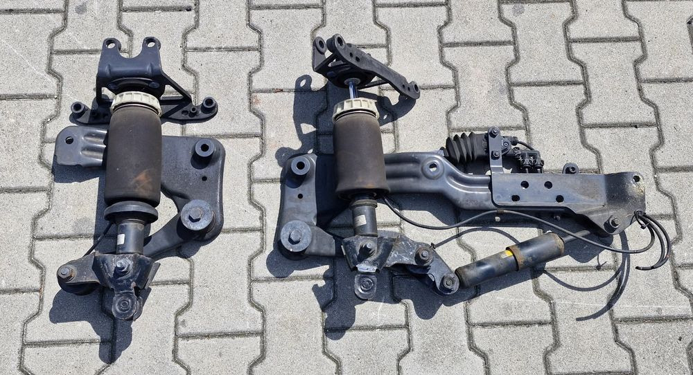 SCANIA P NGT ZAWIESZENIE KABINY TYŁ - Suspension de cabine: photos 1 SCANIA P NGT ZAWIESZENIE KABINY TYŁ - Suspension de cabine: photos 1