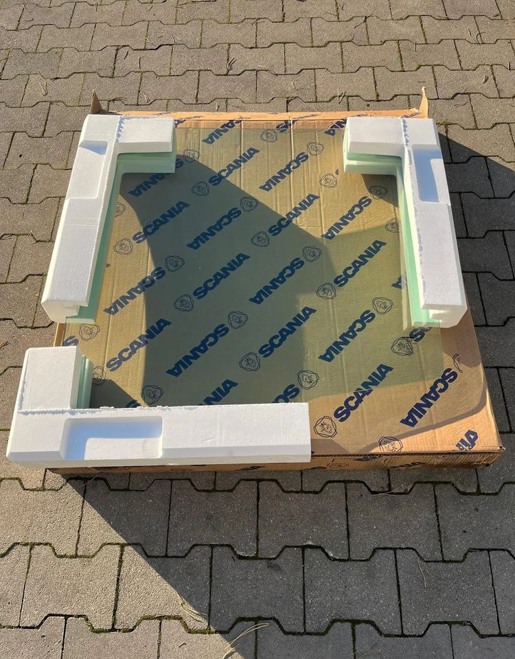 SCANIA R S SZYBA BOCZNA LEWA KIEROWCY NOWA 2506371 - Cabine et intérieur: photos 1 SCANIA R S SZYBA BOCZNA LEWA KIEROWCY NOWA 2506371 - Cabine et intérieur: photos 1