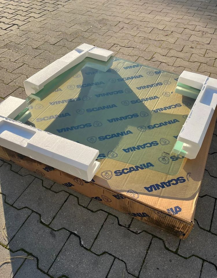 SCANIA R S SZYBA BOCZNA LEWA KIEROWCY NOWA 2506371 - Cabine et intérieur: photos 2 SCANIA R S SZYBA BOCZNA LEWA KIEROWCY NOWA 2506371 - Cabine et intérieur: photos 2