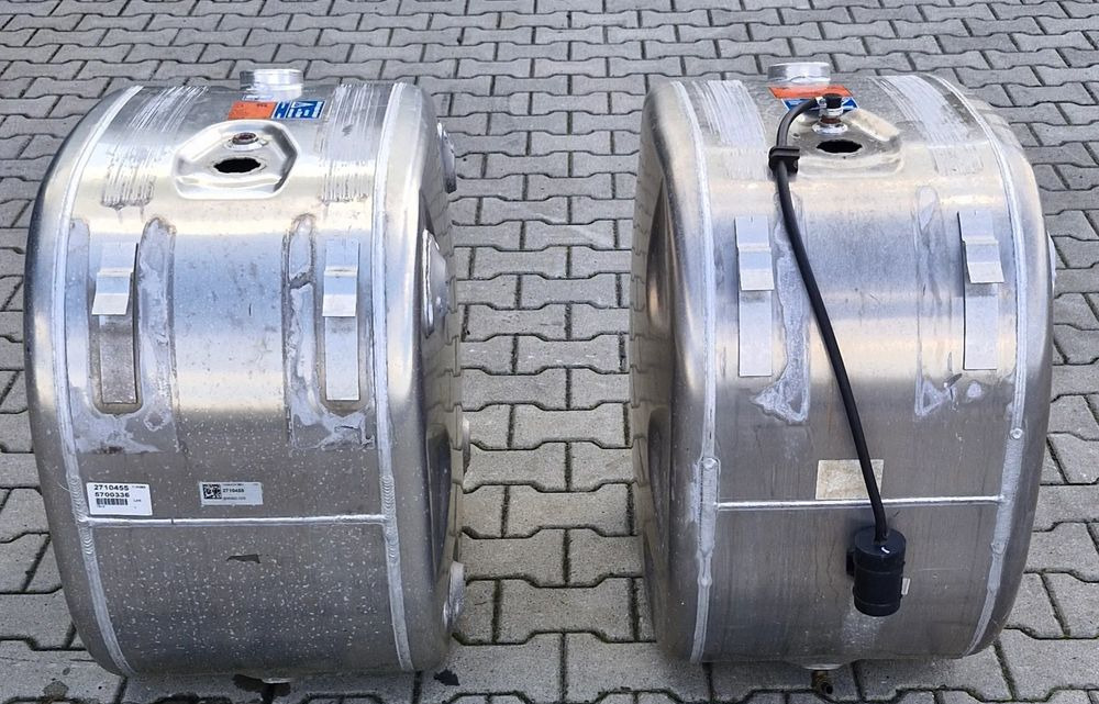 SCANIA R S ZBIORNIK PALIWA 200L NOWY - Réservoir de carburant pour Camion: photos 2 SCANIA R S ZBIORNIK PALIWA 200L NOWY - Réservoir de carburant pour Camion: photos 2