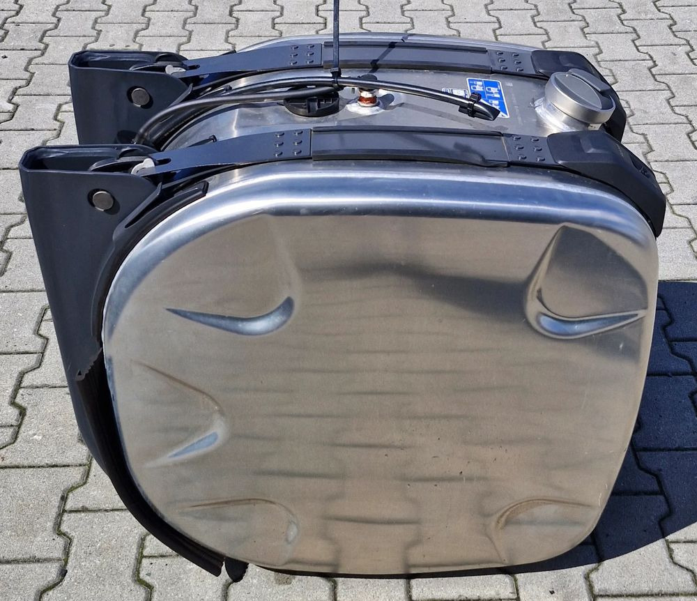 SCANIA R S ZBIORNIK PALIWA 220L NOWY - Réservoir de carburant pour Camion: photos 3 SCANIA R S ZBIORNIK PALIWA 220L NOWY - Réservoir de carburant pour Camion: photos 3