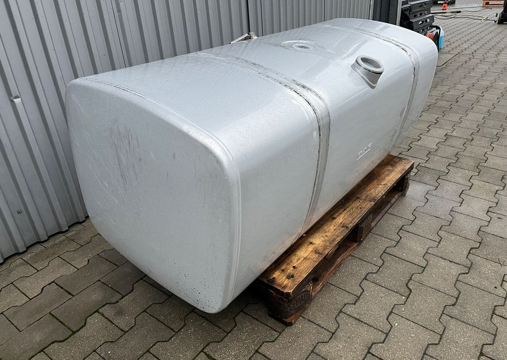 Zbiornik paliwa DAF XF CF 620 litrów bak - Préparation du carburant pour Camion: photos 3 Zbiornik paliwa DAF XF CF 620 litrów bak - Préparation du carburant pour Camion: photos 3