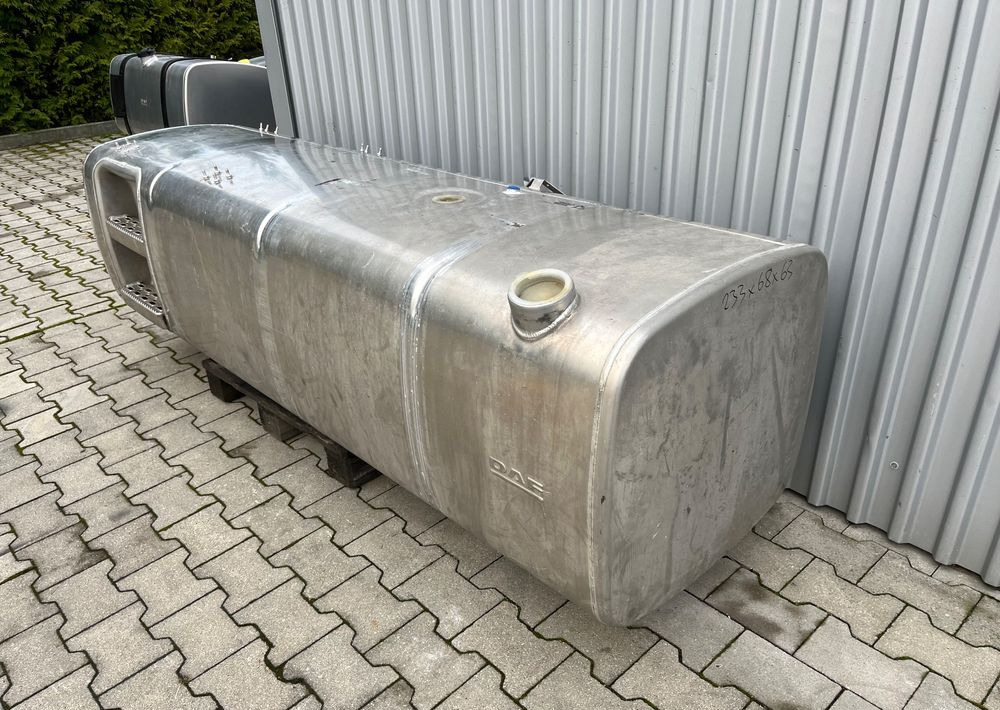 Zbiornik paliwa DAF XG XF CF 845 litrów bak - Préparation du carburant pour Camion: photos 2 Zbiornik paliwa DAF XG XF CF 845 litrów bak - Préparation du carburant pour Camion: photos 2
