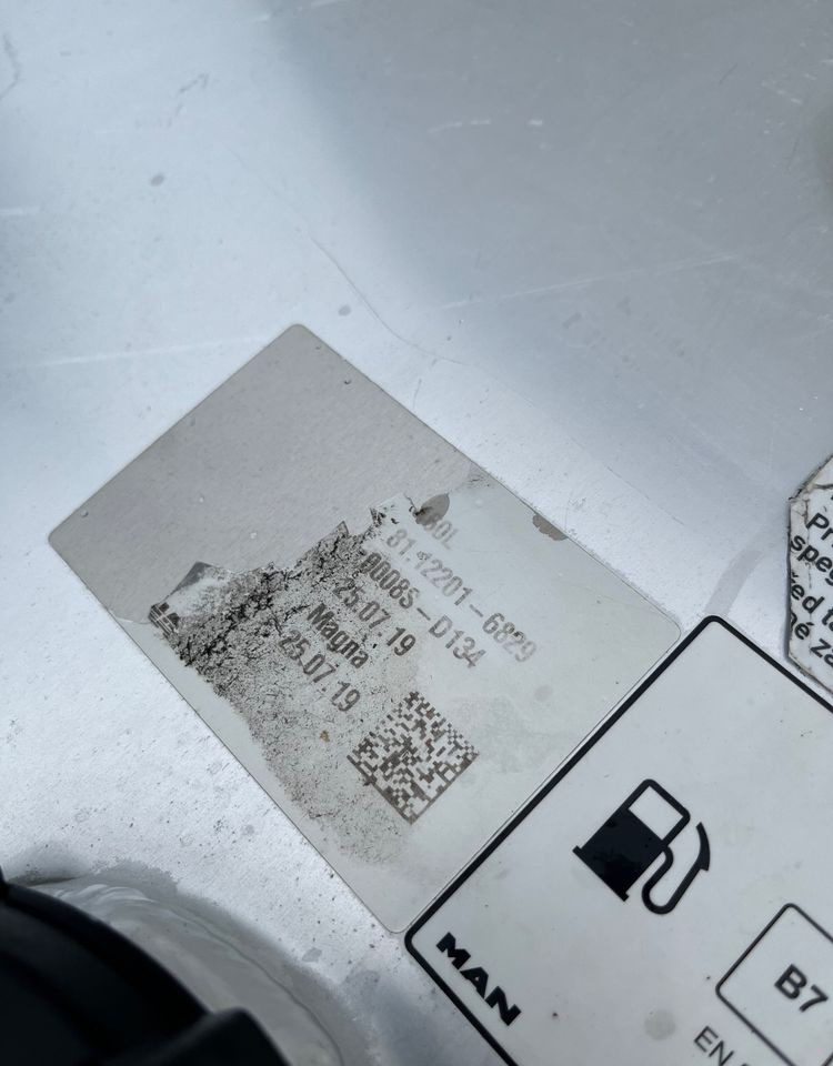 Zbiornik paliwa MAN TGX TGS 460 litrów bak - Préparation du carburant pour Camion: photos 5 Zbiornik paliwa MAN TGX TGS 460 litrów bak - Préparation du carburant pour Camion: photos 5