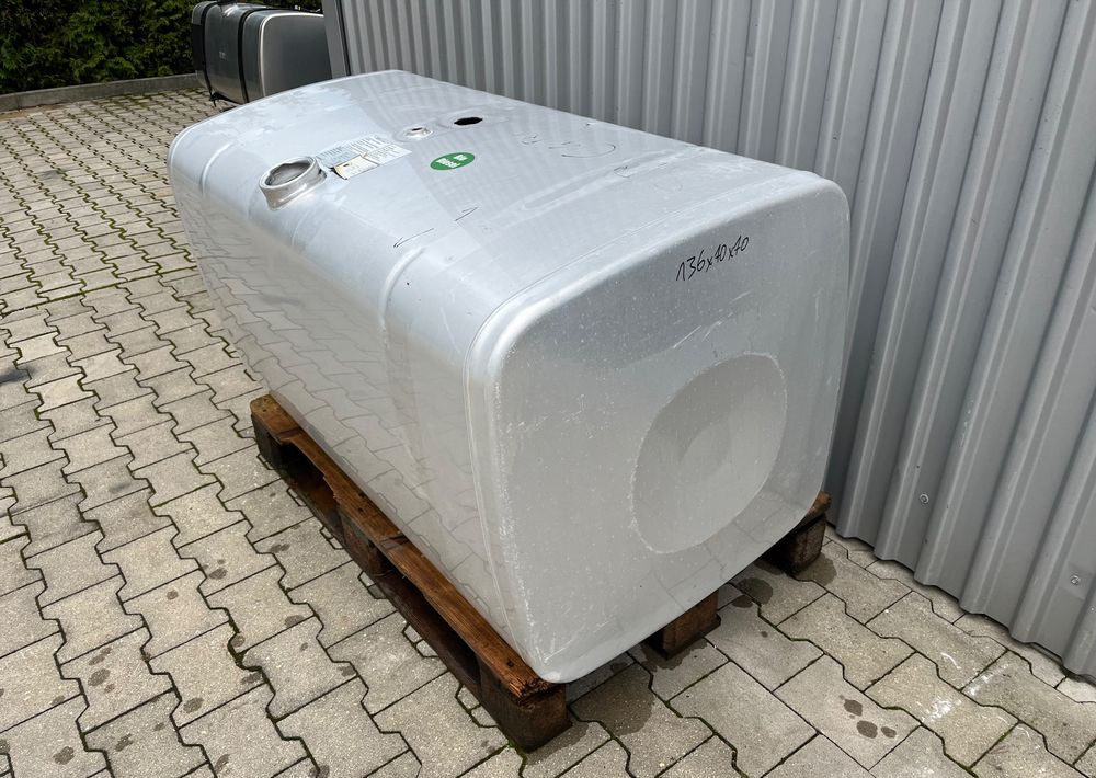 Zbiornik paliwa MAN TGX TGS 580 litrów bak - Préparation du carburant pour Camion: photos 2 Zbiornik paliwa MAN TGX TGS 580 litrów bak - Préparation du carburant pour Camion: photos 2