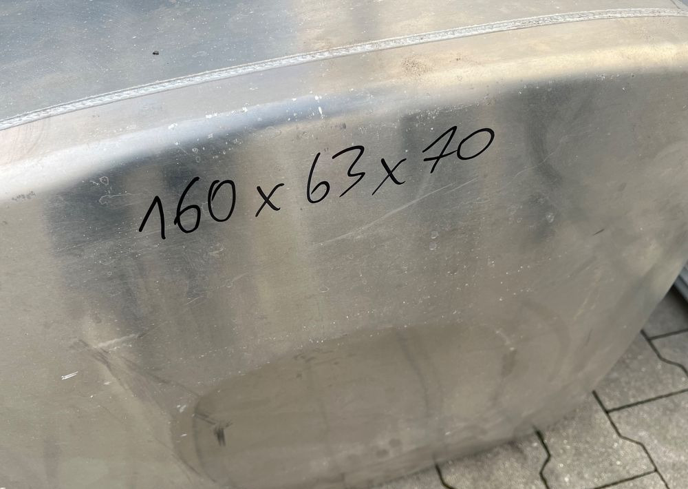 Zbiornik paliwa MAN TGX TGS 590 litrów bak - Préparation du carburant pour Camion: photos 5 Zbiornik paliwa MAN TGX TGS 590 litrów bak - Préparation du carburant pour Camion: photos 5