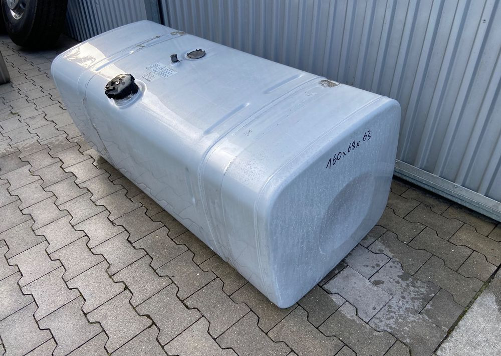 Zbiornik paliwa MAN TGX TGS 600 litrów bak - Réservoir de carburant pour Camion: photos 2 Zbiornik paliwa MAN TGX TGS 600 litrów bak - Réservoir de carburant pour Camion: photos 2