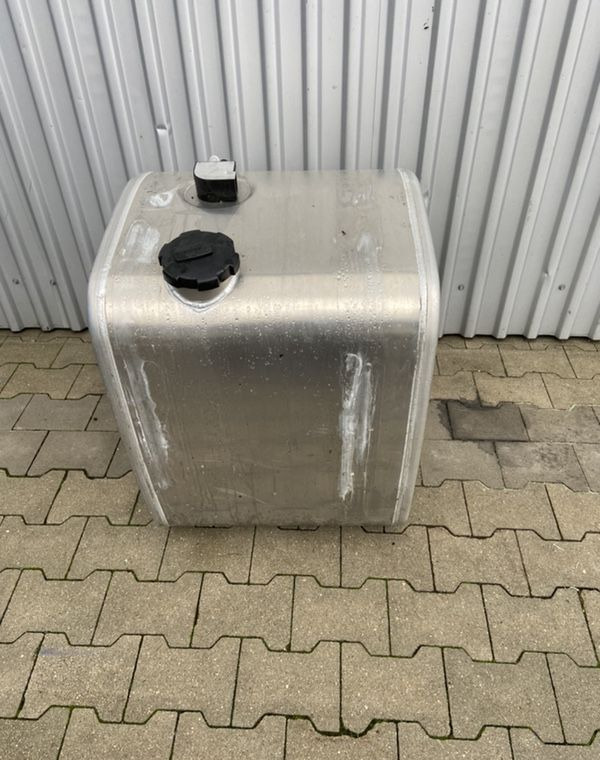 Zbiornik paliwa Volvo FH FM Renault 240 litrów jak NOWY bak - Réservoir de carburant pour Camion: photos 1 Zbiornik paliwa Volvo FH FM Renault 240 litrów jak NOWY bak - Réservoir de carburant pour Camion: photos 1