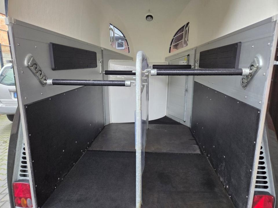 Böckmann Pferdeanhänger Champion R SaKa. WCF-Fahrwerk 100 km/h - Van chevaux: photos 5 Böckmann Pferdeanhänger Champion R SaKa. WCF-Fahrwerk 100 km/h - Van chevaux: photos 5