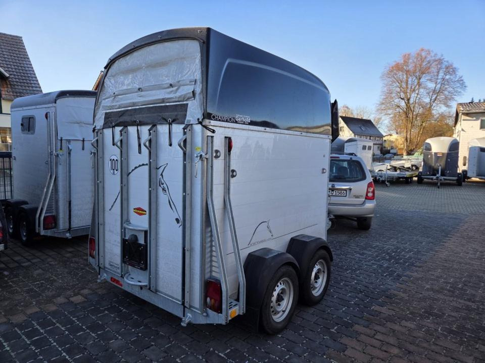 Böckmann, Pferdeanhänger, Champion R, top, SaKa. 100 km/h - Van chevaux: photos 4 Böckmann, Pferdeanhänger, Champion R, top, SaKa. 100 km/h - Van chevaux: photos 4