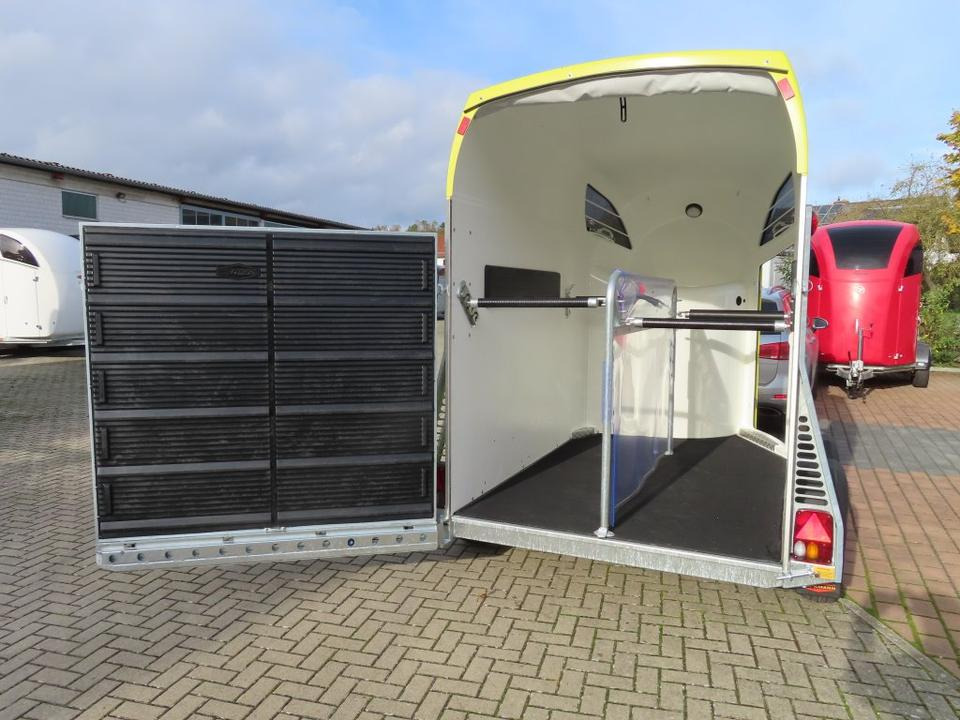 Böckmann Pferdeanhänger Comfort Flügeltür Sattelkammer 100km/h - Van chevaux: photos 4 Böckmann Pferdeanhänger Comfort Flügeltür Sattelkammer 100km/h - Van chevaux: photos 4