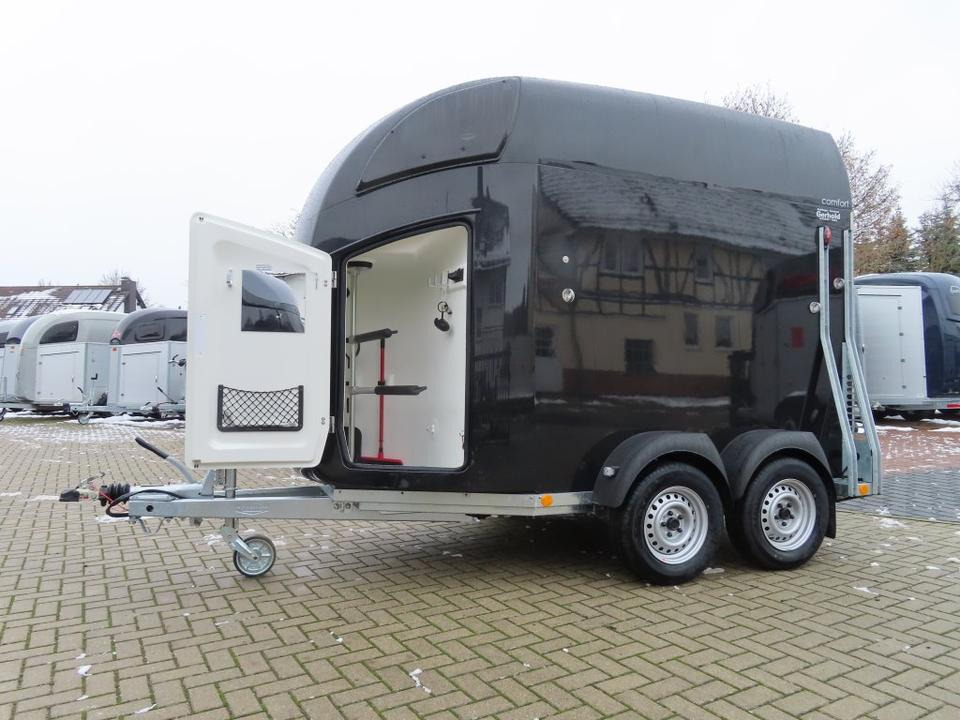 Böckmann Pferdeanhänger, NEU Comfort 23, Sattelkammer,ALUBODEN - Van chevaux: photos 1 Böckmann Pferdeanhänger, NEU Comfort 23, Sattelkammer,ALUBODEN - Van chevaux: photos 1