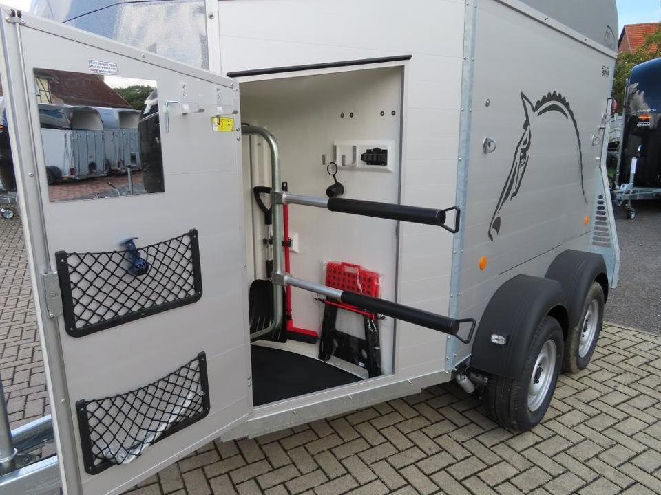 Böckmann, Pferdeanhänger, der neue Big Champion WCF 2024 - Van chevaux: photos 3 Böckmann, Pferdeanhänger, der neue Big Champion WCF 2024 - Van chevaux: photos 3