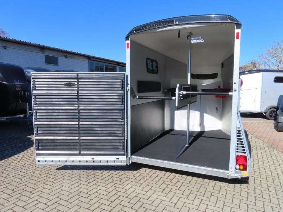 Böckmann Portax SKA 2024 Neuheit Pferdeanhänger Sattelkammer - Van chevaux: photos 5 Böckmann Portax SKA 2024 Neuheit Pferdeanhänger Sattelkammer - Van chevaux: photos 5