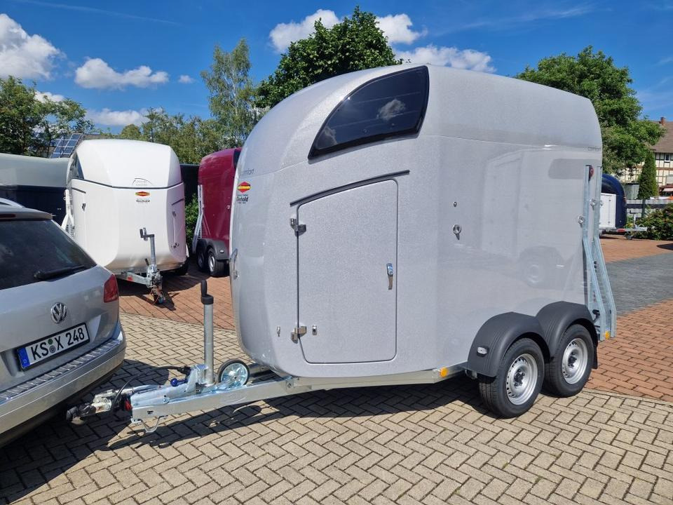 Pferdeanhänger Böckmann Comfort 23 Sattelkammer Aluboden 100km/h - Van chevaux: photos 3 Pferdeanhänger Böckmann Comfort 23 Sattelkammer Aluboden 100km/h - Van chevaux: photos 3