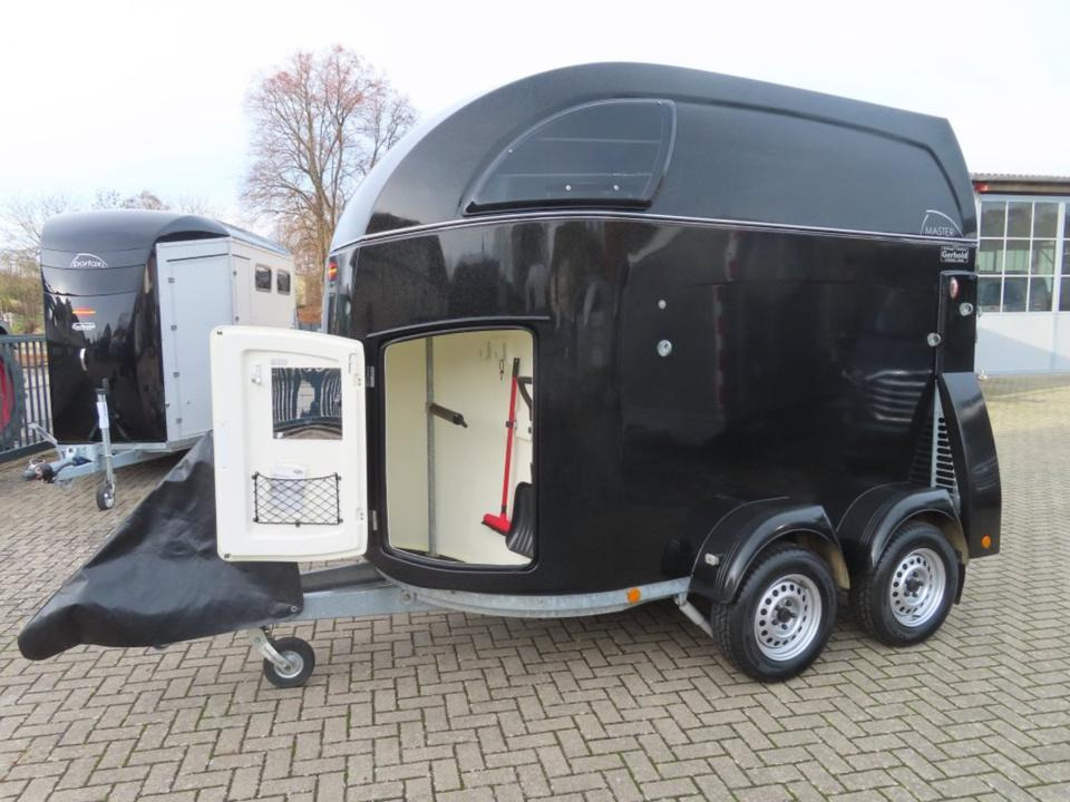 Pferdeanhänger Böckmann Master, Aluboden Sattelkammer 100 Km/h - Van chevaux: photos 1 Pferdeanhänger Böckmann Master, Aluboden Sattelkammer 100 Km/h - Van chevaux: photos 1