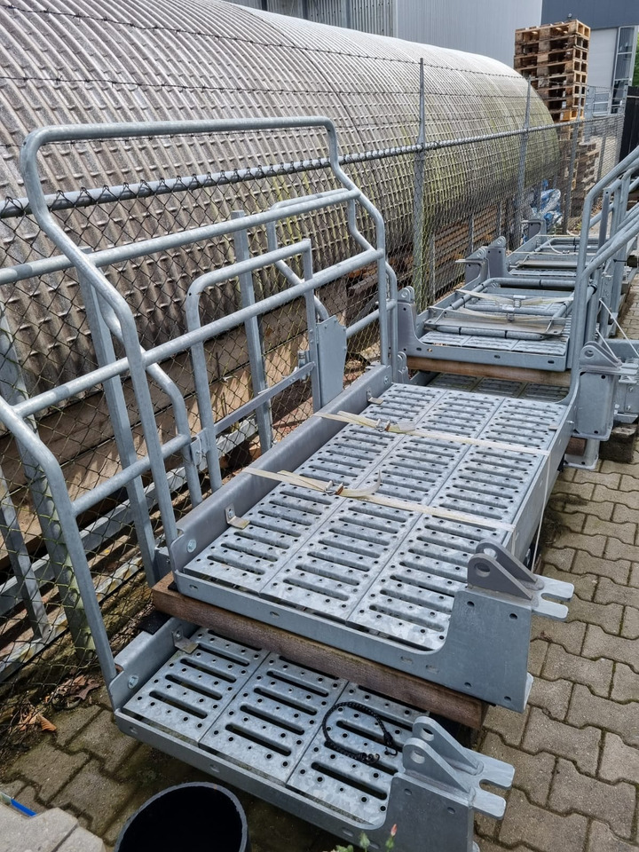 Sennebogen 840 E series complete gallery set new - Frame/ Châssis pour Pelle de manutention: photos 4 Sennebogen 840 E series complete gallery set new - Frame/ Châssis pour Pelle de manutention: photos 4