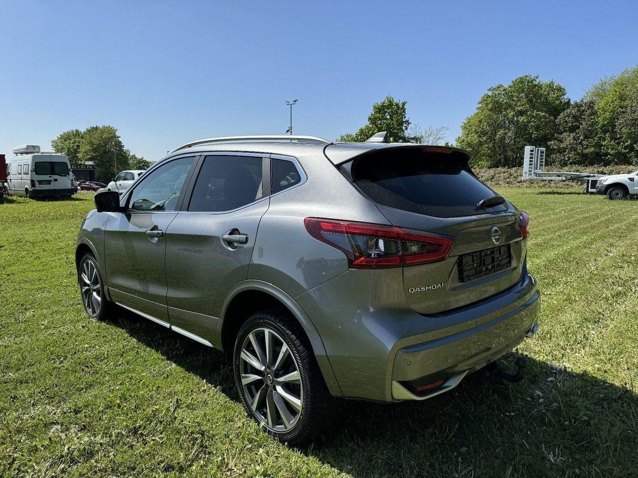 Nissan Qashqai 1.7 dCi N-Connecta 4x4 ALLRAD AUTOMATIK - SUV: photos 3 Nissan Qashqai 1.7 dCi N-Connecta 4x4 ALLRAD AUTOMATIK - SUV: photos 3