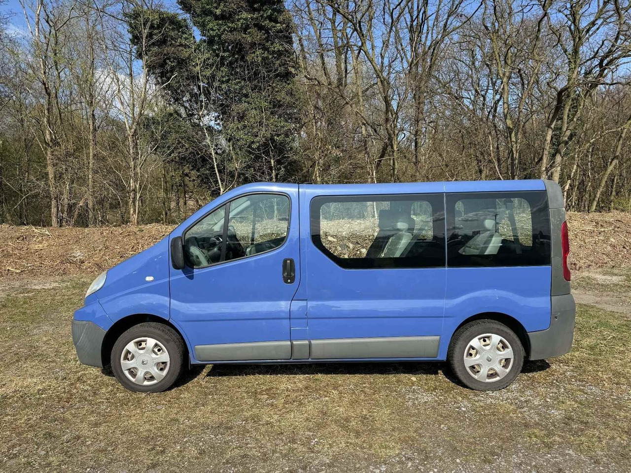 Renault Trafic Combi dCi90 L1H1 9-Sitzer - Transport de personnes: photos 2 Renault Trafic Combi dCi90 L1H1 9-Sitzer - Transport de personnes: photos 2
