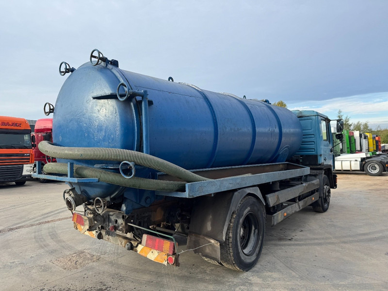 MAN 18.232 (12.000L / STEEL SUSPENSION / 6 CYLINDER WITH MANUAL PUMP) - Camion hydrocureur: photos 5 MAN 18.232 (12.000L / STEEL SUSPENSION / 6 CYLINDER WITH MANUAL PUMP) - Camion hydrocureur: photos 5