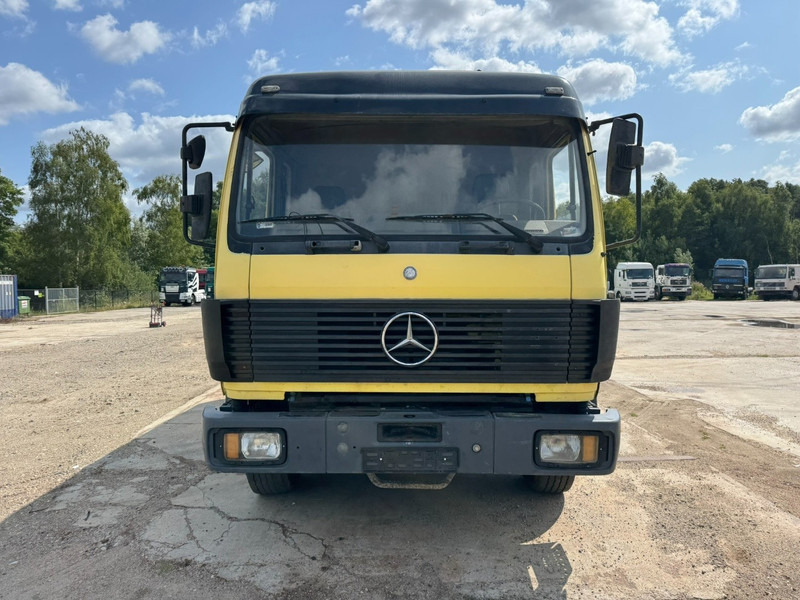 Mercedes-Benz SK 1726 (13.000L / 2 COMPARTIMENTS / GRAND PONT / LAMES / V8) - Camion citerne: photos 2 Mercedes-Benz SK 1726 (13.000L / 2 COMPARTIMENTS / GRAND PONT / LAMES / V8) - Camion citerne: photos 2