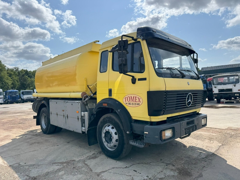 Mercedes-Benz SK 1726 (13.000L / 2 COMPARTIMENTS / GRAND PONT / LAMES / V8) - Camion citerne: photos 3 Mercedes-Benz SK 1726 (13.000L / 2 COMPARTIMENTS / GRAND PONT / LAMES / V8) - Camion citerne: photos 3