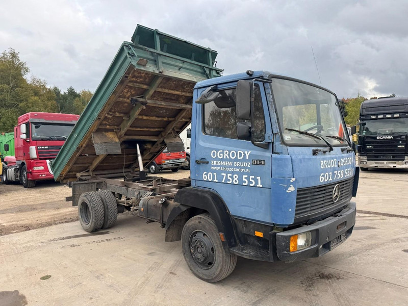 Mercedes-Benz SK 814 (6 CYLINDER / STEEL SUSPENSION / MANUAL PUMP / 3-SIDE TIPPER) - Camion benne: photos 3 Mercedes-Benz SK 814 (6 CYLINDER / STEEL SUSPENSION / MANUAL PUMP / 3-SIDE TIPPER) - Camion benne: photos 3