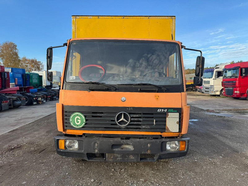 Mercedes-Benz SK 814 (STEEL SUSPENSION & MANUAL GEARBOX / SUSPENSION LAMES & BOITE MANUELLE) - Camion fourgon: photos 2 Mercedes-Benz SK 814 (STEEL SUSPENSION & MANUAL GEARBOX / SUSPENSION LAMES & BOITE MANUELLE) - Camion fourgon: photos 2