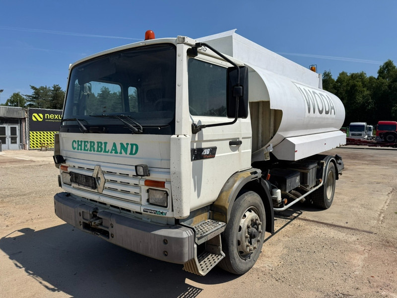 Renault M 210 Midliner (9500 L / 3 x COMPARTIMENTS / LAMES / POMPE MANUELLE) - Camion citerne: photos 1 Renault M 210 Midliner (9500 L / 3 x COMPARTIMENTS / LAMES / POMPE MANUELLE) - Camion citerne: photos 1