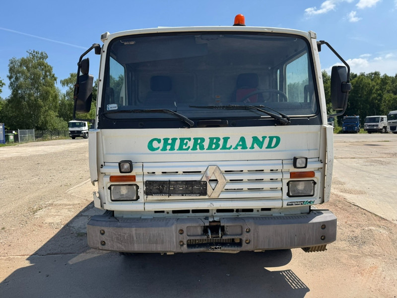 Renault M 210 Midliner (9500 L / 3 x COMPARTIMENTS / LAMES / POMPE MANUELLE) - Camion citerne: photos 2 Renault M 210 Midliner (9500 L / 3 x COMPARTIMENTS / LAMES / POMPE MANUELLE) - Camion citerne: photos 2