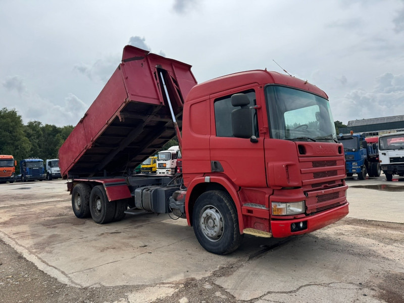 Scania 124 - 360 (BIG AXLES / STEEL SUSPENSION / MANUAL PUMP / MANUAL GEARBOX) - Camion benne: photos 3 Scania 124 - 360 (BIG AXLES / STEEL SUSPENSION / MANUAL PUMP / MANUAL GEARBOX) - Camion benne: photos 3