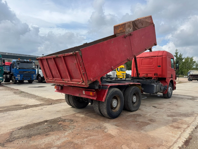 Scania 124 - 360 (BIG AXLES / STEEL SUSPENSION / MANUAL PUMP / MANUAL GEARBOX) - Camion benne: photos 5 Scania 124 - 360 (BIG AXLES / STEEL SUSPENSION / MANUAL PUMP / MANUAL GEARBOX) - Camion benne: photos 5