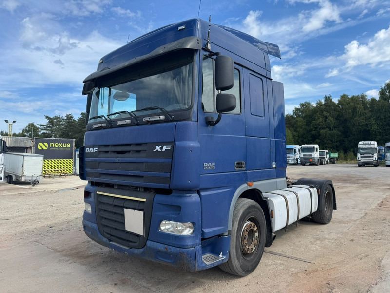 DAF 105 XF 460 Space Cab (MANUAL GEARBOX / BOITE MANUELLE) - Tracteur routier: photos 1 DAF 105 XF 460 Space Cab (MANUAL GEARBOX / BOITE MANUELLE) - Tracteur routier: photos 1