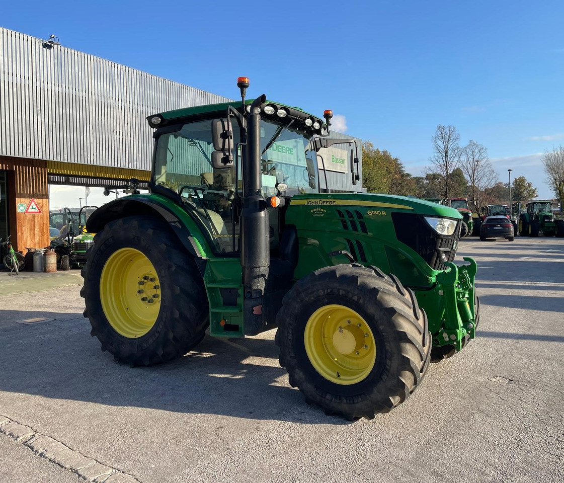 JOHN DEERE 6130 R - Tracteur agricole: photos 2 JOHN DEERE 6130 R - Tracteur agricole: photos 2