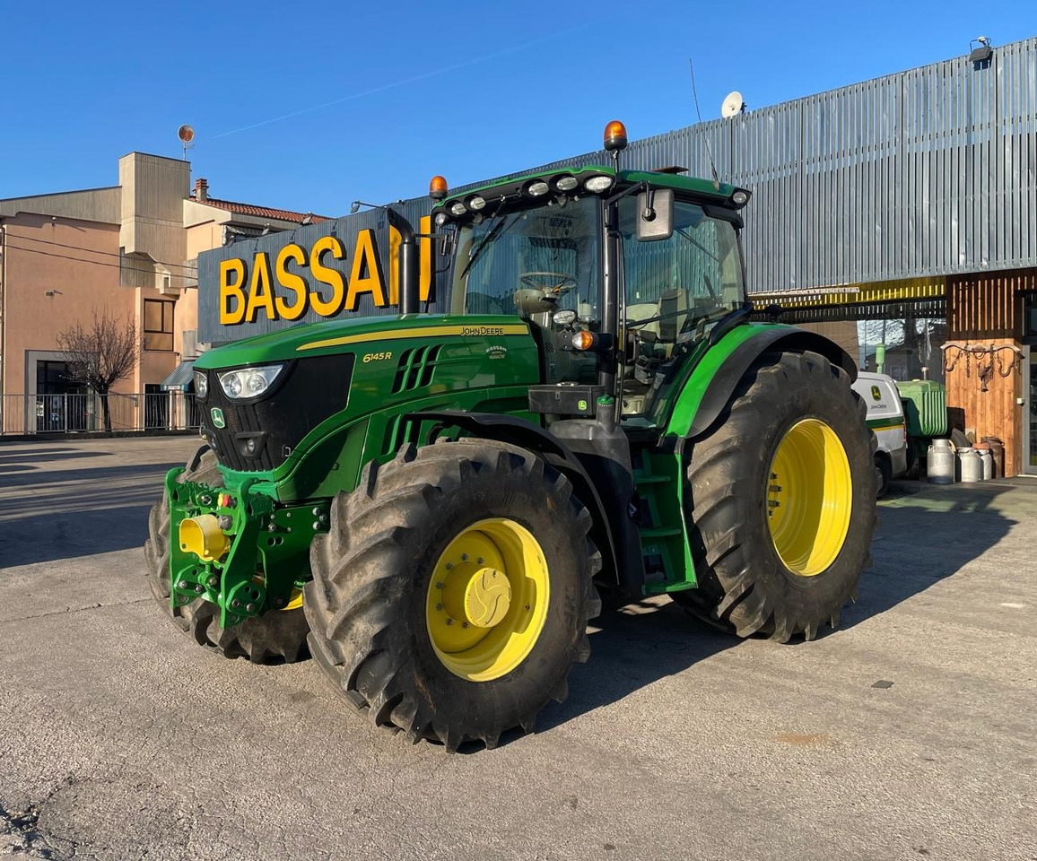 JOHN DEERE 6145 R - Tracteur agricole: photos 1 JOHN DEERE 6145 R - Tracteur agricole: photos 1