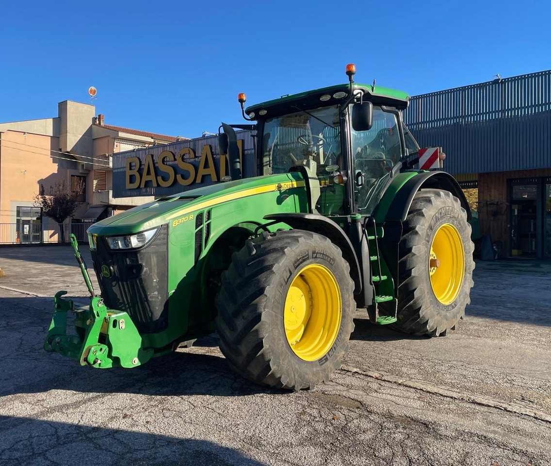 JOHN DEERE 8370 R - Tracteur agricole: photos 1 JOHN DEERE 8370 R - Tracteur agricole: photos 1