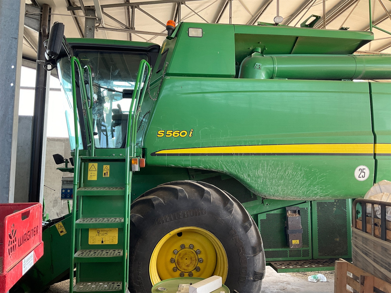 JOHN DEERE MIETITREBBIA S 560 - Moissonneuse-batteuse: photos 3 JOHN DEERE MIETITREBBIA S 560 - Moissonneuse-batteuse: photos 3