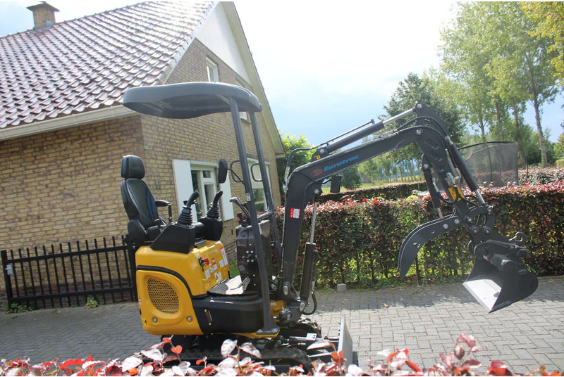Eurotrac HE 12 servo - Mini pelle: photos 2 Eurotrac HE 12 servo - Mini pelle: photos 2