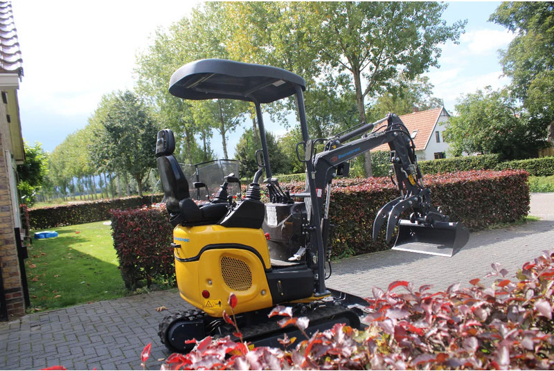 Eurotrac HE 12 servo - Mini pelle: photos 3 Eurotrac HE 12 servo - Mini pelle: photos 3
