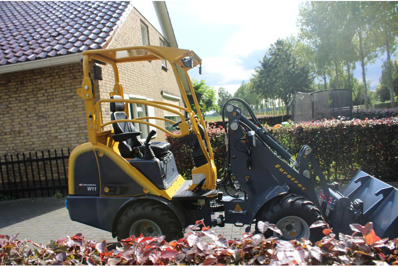 Eurotrac w11 M OOK W12S OP VOORRAAD - Chargeuse compacte sur chenilles: photos 2 Eurotrac w11 M OOK W12S OP VOORRAAD - Chargeuse compacte sur chenilles: photos 2