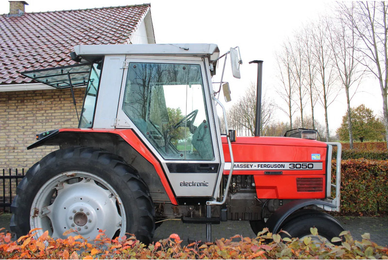 Massey Ferguson 3050 - Tracteur agricole: photos 2 Massey Ferguson 3050 - Tracteur agricole: photos 2